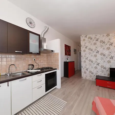 Apartament Zanov *